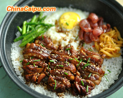 黑椒照烧鸡腿煲仔饭怎么做？_美食信息